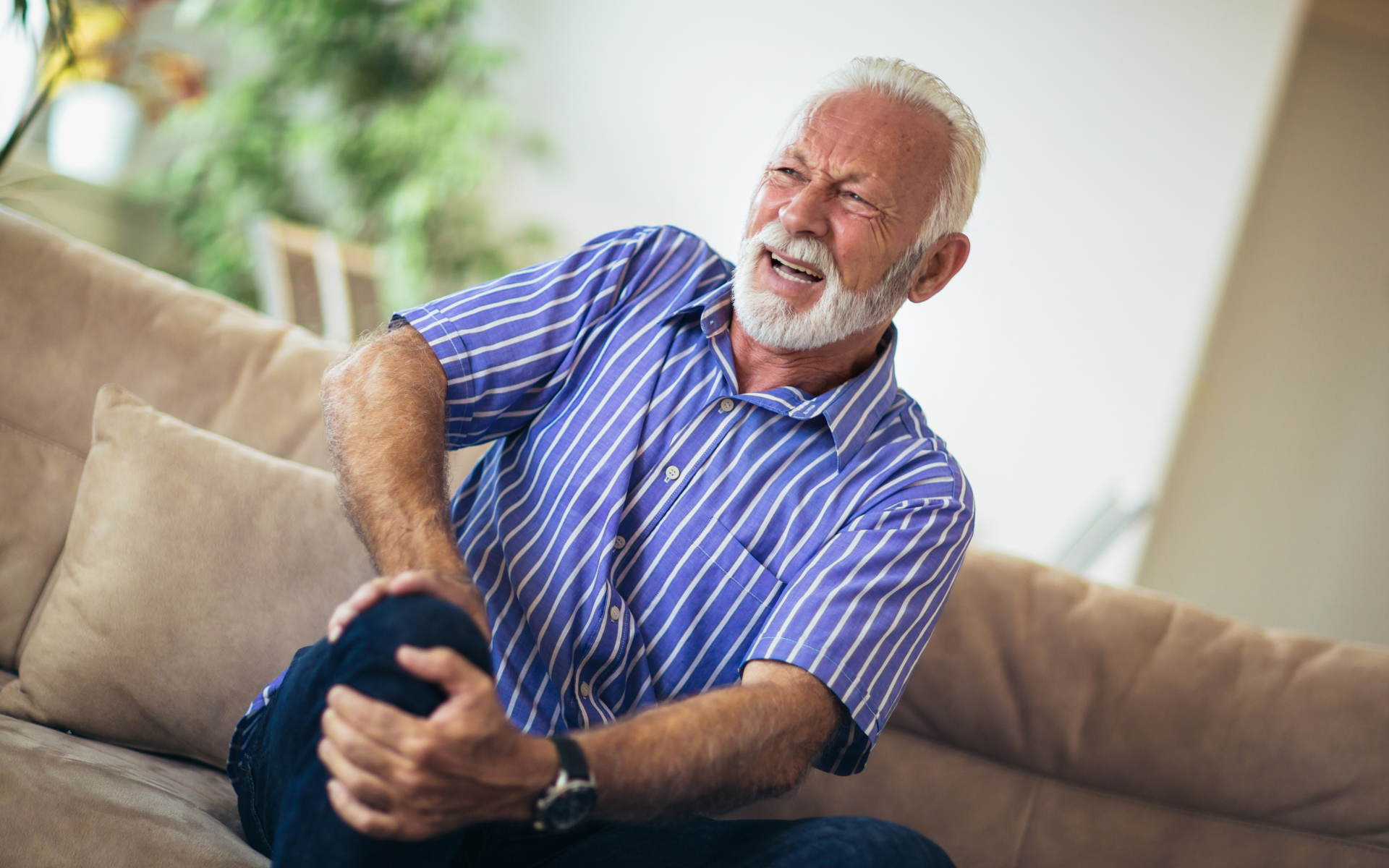 Managing Chronic Pain without Medications: Alternative Pain Relief Strategies for Seniors