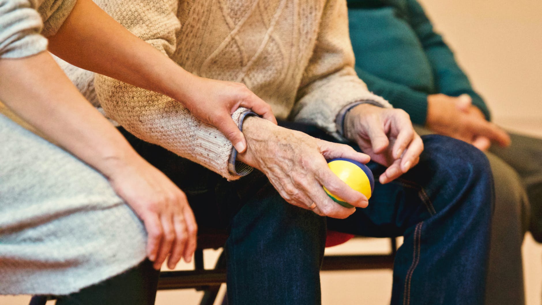 Tips for managing arthritis pain and inflammation in elderly